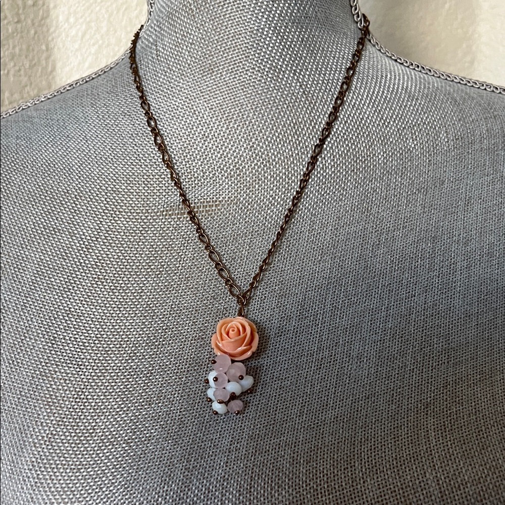 Elegant Floral Pendant Necklace